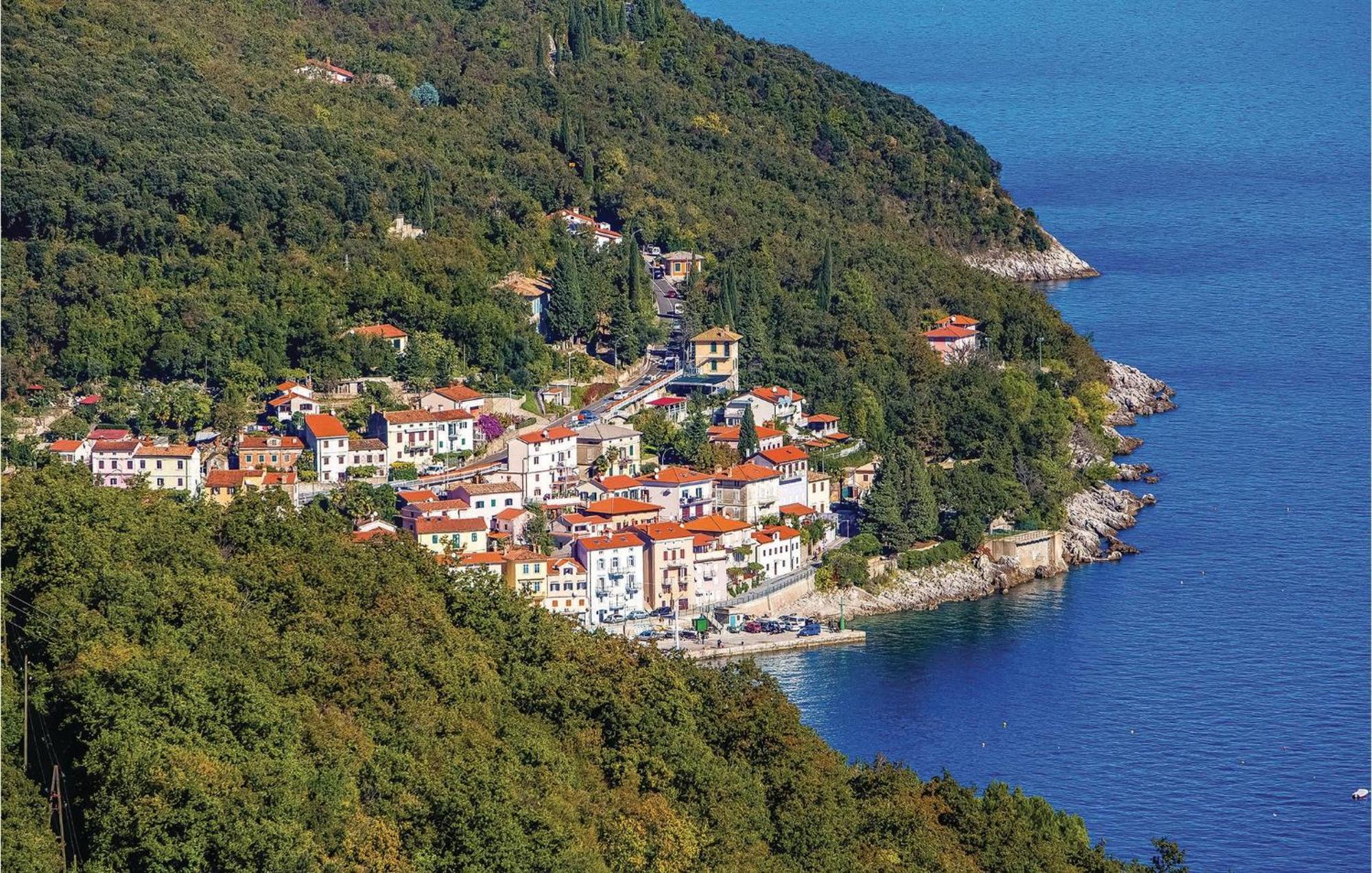 Stunning Apartment In Mošćenička Draga Exterior foto